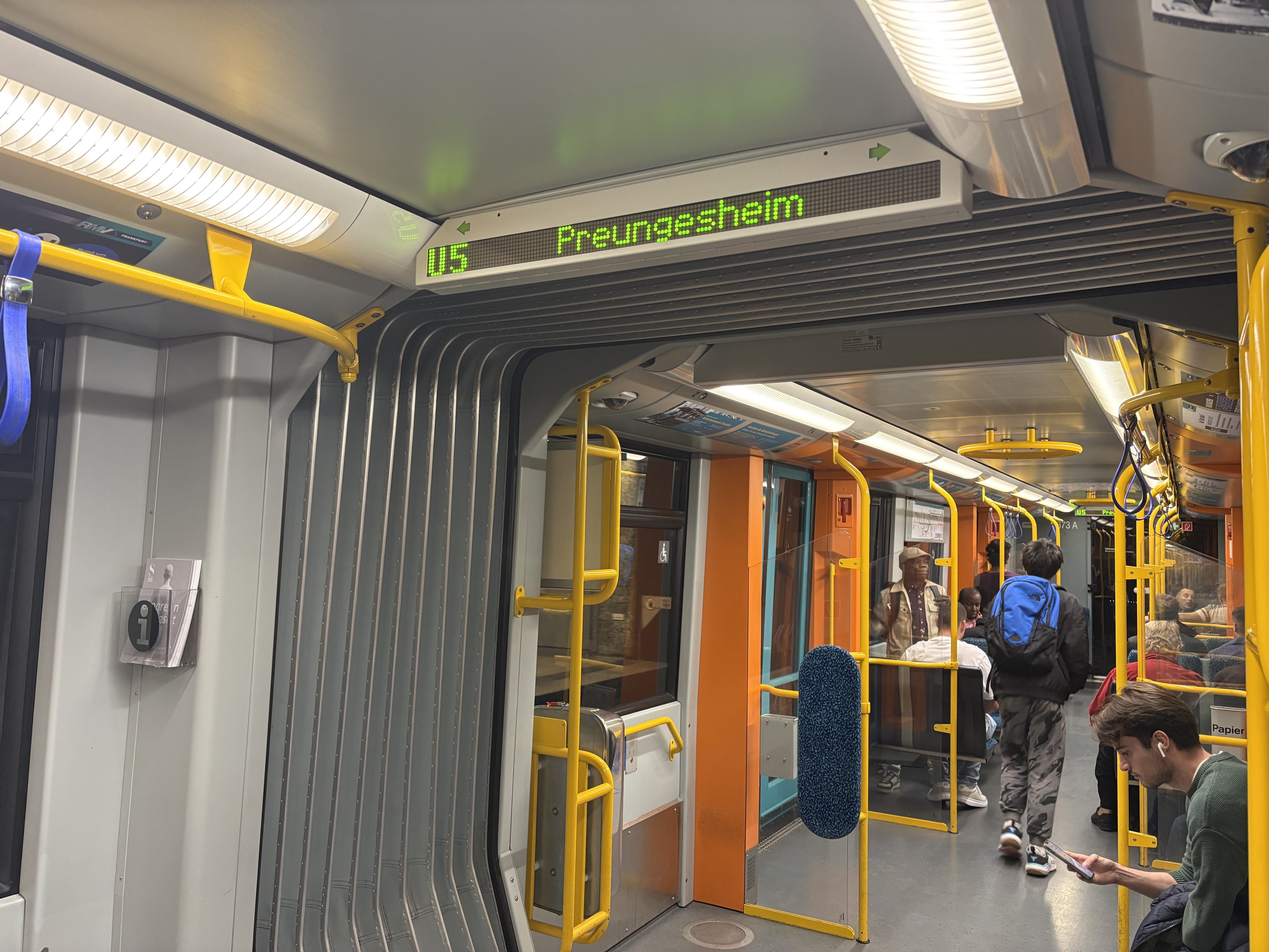 Würfeln in der U-Bahn